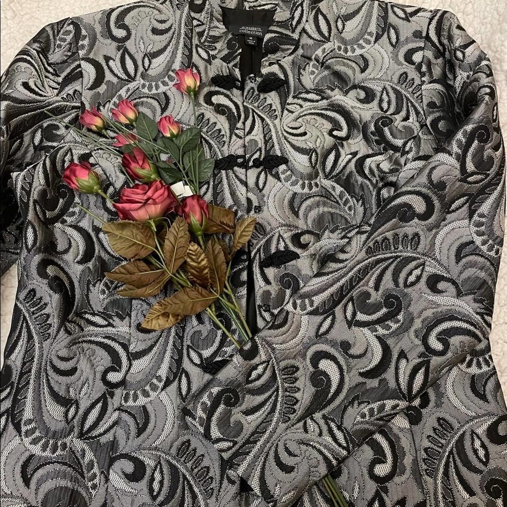 Vintage Intricate Metallic And Black Blazer